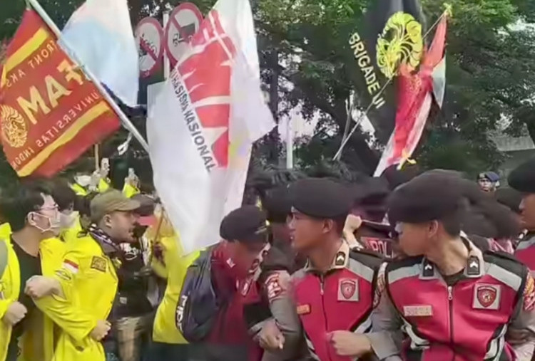 BEM UI dan FMN Dihalangi Polisi di Semanggi, Dilarang Aksi di Bundaran HI