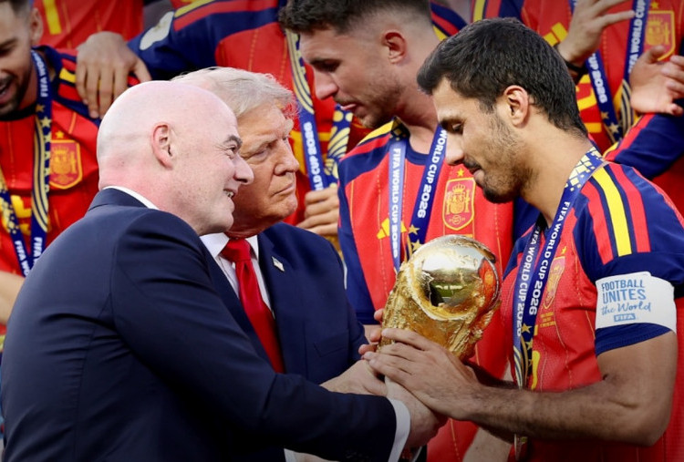 Aksi 'Nyeleneh' Donald Trump di Final Piala Dunia 2026 Viral, Bikin Canggung Saat Spanyol Angkat Trofi