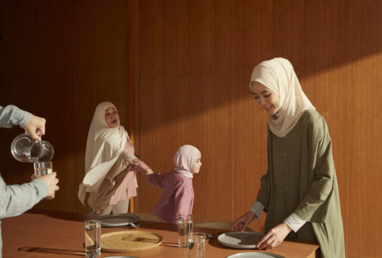 Tips Ibu Rumah Tangga sebagai 'Menteri Keuangan' agar Keluarga Penuh Berkah dan Terlindungi Selama Ramadan