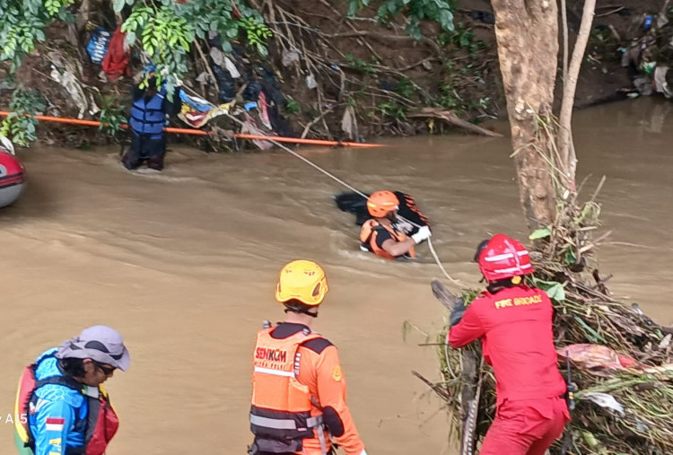 Bocah di Bekasi Terbawa Arus Sejauh 12 Km, Tersangkut di Saluran Air Besar Kabupaten Bekasi