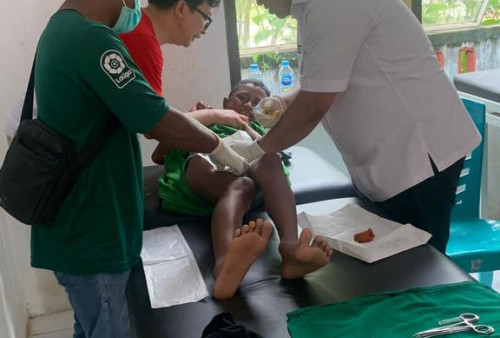 Tingkatkan Akses Fasilitas Kesehatan, IDI Berikan Pemeriksaan Kesehatan dan Pengobatan Gratis di Pulau Gag