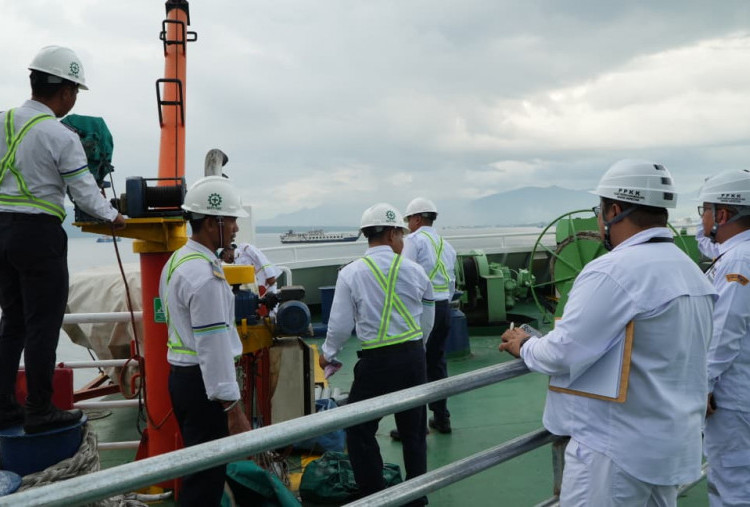Jelang Angkutan Ramadan-Lebaran, Kemenhub Gelar Pemeriksaan Rutin di Pelabuhan Ketapang Banyuwangi 