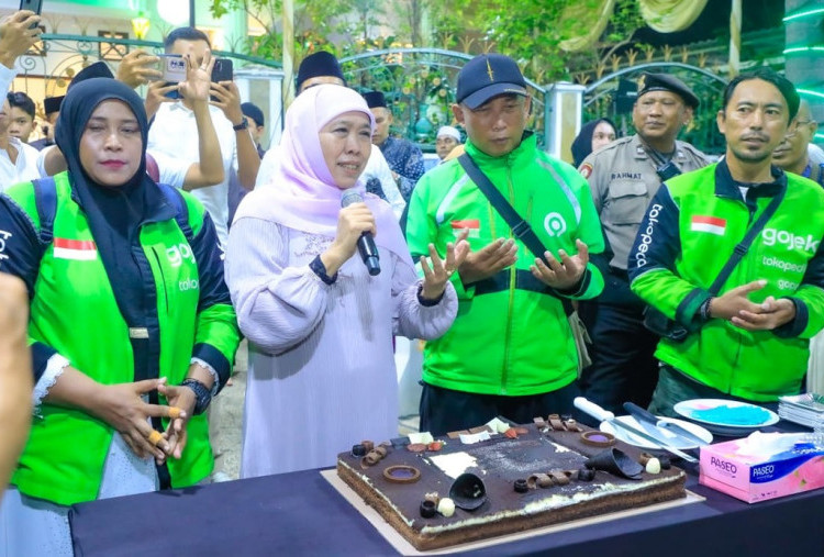 Khofifah Tutup Riyayan Lebaran Bersama 250 Ojol, Tegaskan Kepedulian untuk Pekerja Informal
