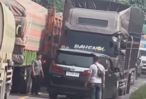 Viral, Alphard Pelat BK Ambil Jalur Orang Lain Dihadang Truk Fuso 'Bahenol', Netizen : Mirip Konvoi Mobil Pejabat