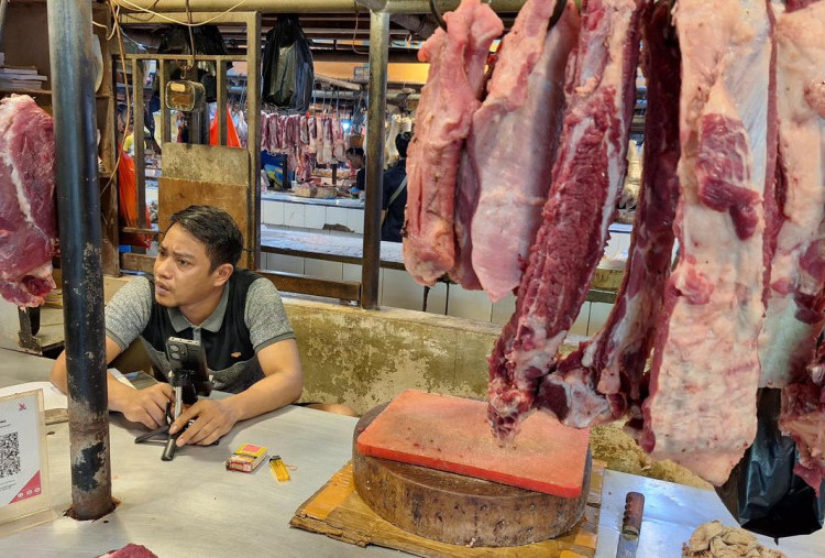 Harga Daging Sapi Terus Naik Jelang Ramadan, Pasokan di Pasar Tradisional Kian Tipis