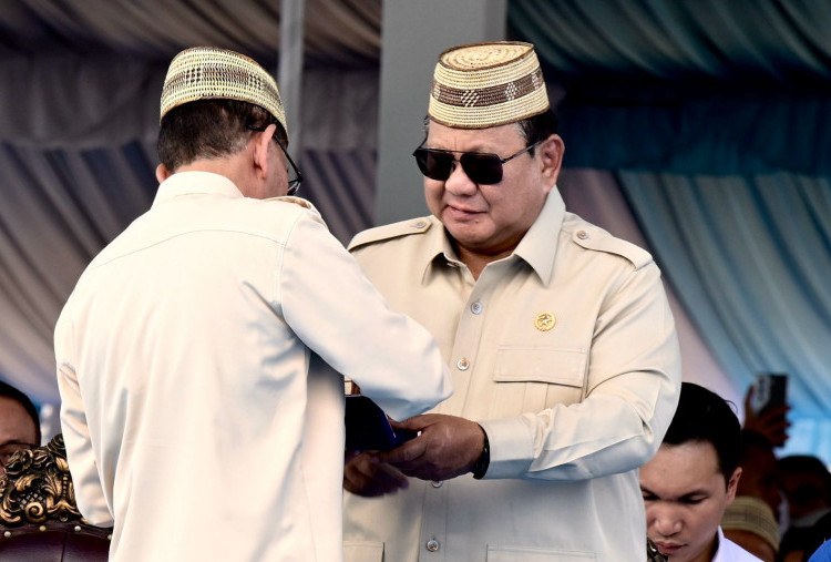 Presiden Prabowo Terima Lencana Emas Adi Bhakti Tani Nelayan Maha Utama dari KTNA Nasional