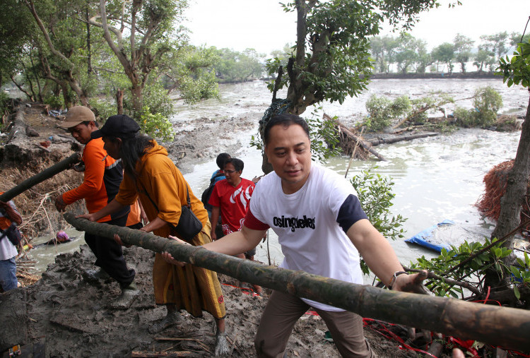 Pemkot Surabaya Siapkan Pompa Air Bantu Petani Tambak Hadapi Banjir Rob