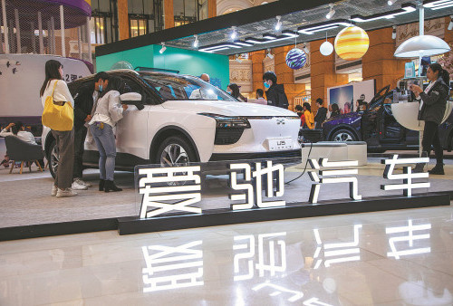 Mobil Listrik Tiongkok Kian Meroket pada 2023; Pembeli Riil