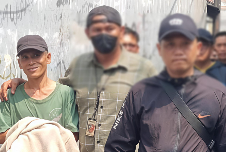 Willy yang Bacok Kakaknya Gegara Warisan di Pamulang Ditangkap, Tersenyum Saat Digelandang