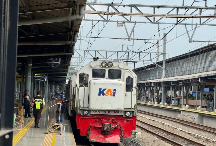 Stasiun Jatinegara Jadi Salah Satu Pemberhentian KA Tersibuk Selama Libur Nataru, Catatkan Rekor Baru