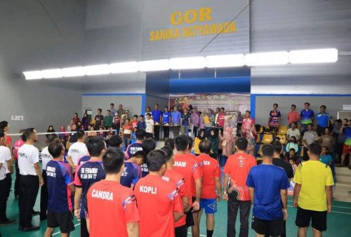  Open Turnamen Badminton Kapolres Cup Dibuka