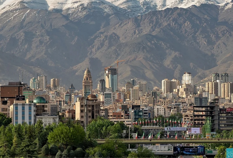 Menjelajah Isfahan dan Teheran, Pusat Kebudayaan Iran Lengkap Jejak Sejarah dan Keseniannya