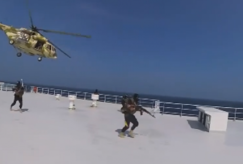 Pasukan Houthi Lompat dari Helikopter Bajak Kapal Israel di Laut Merah, Dibawa ke Pelabuhan Yaman 