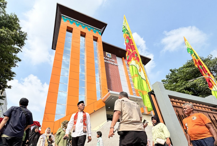 Pramono Modernisasi 4 Kantor Lurah di Jakarta, Dilengkapi Lift hingga Playground