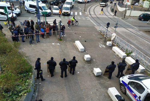 Polisi Tembak Mati Pria yang Membawa Kalashnikov di kota Perancis
