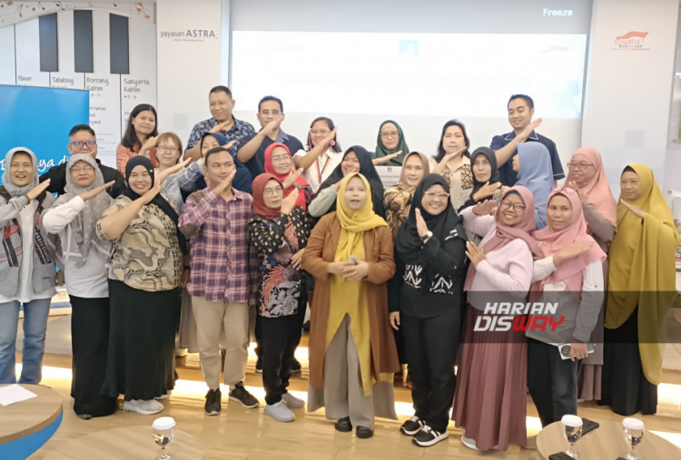 Selain bantuan modal tanpa bunga selama 12 bulan, para pelaku UMKM juga mendapatkan pembekalan melalui workshop bertema “Digital Marketing untuk Pengembangan Usaha UMKM Perempuan” yang dibawakan mentor digital marketing Upit Fitrianingsih. Para peserta juga akan mengikuti program coaching UMKM secara privat untuk membantu pengembangan usaha, mulai dari pengelolaan keuangan hingga perluasan pasar di era digital.