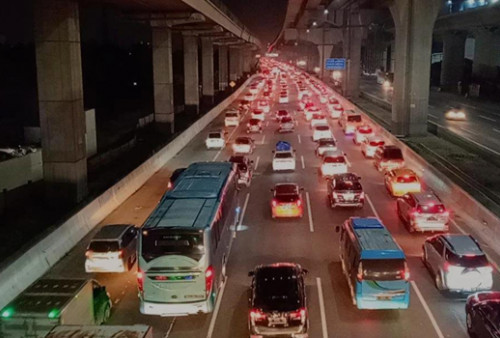 Info Mudik: Tol Jakarta Cikampek Macet 42 Km, Jalur Non Tol Jadi Pilihan Pemudik