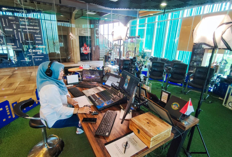 Geliat Radio di Tengah Konvergensi (1): Lebih Hidup karena Media Sosial