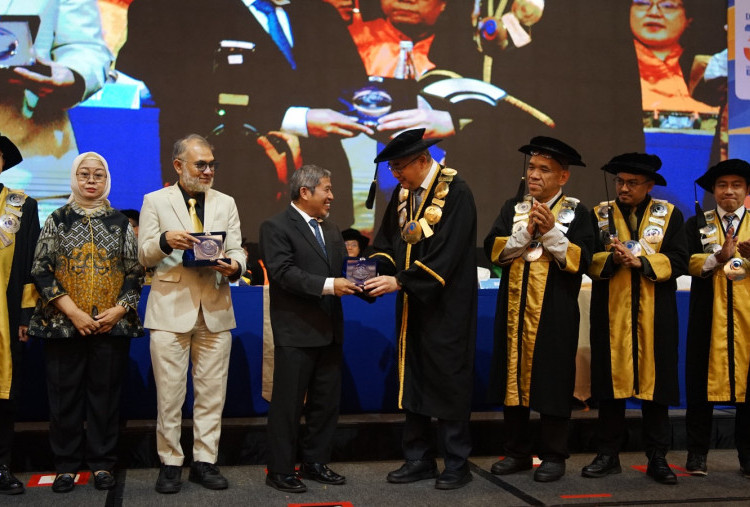 Universitas Esa Unggul Wisuda 2.785 Lulusan, Dorong Talenta Siap Hadapi Dunia Kerja dan Global