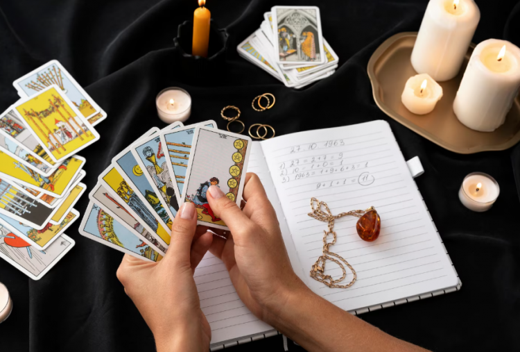 Mengenal Tarot, Antara Simbol, Makna, dan Refleksi Diri