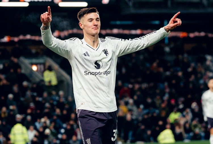 Rating Pemain Man United yang Ditahan Imbang Burnley 2-2, Depan Oke, Belakang No Way