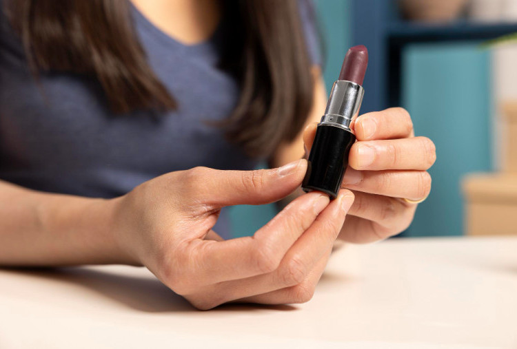 Lipstick Effect, Fenomena Konsumsi Kecil di Tengah Krisis Ekonomi