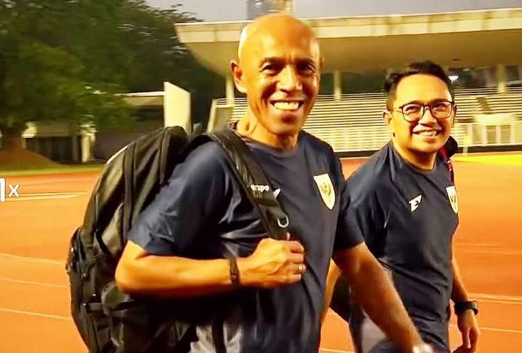 Pesan Simon Tahamata ke Orang Tua Jika Ingin Anaknya Jadi Pemain Profesional: DIAM!