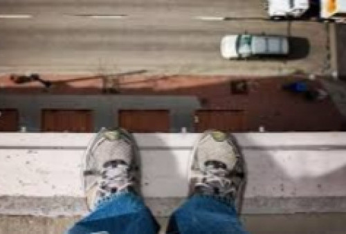 Berkaca Kasus Siswa SMP Lompat dari Lantai 3, Ini Catatan Penting Psikolog Klinis