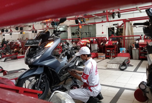 Viral Bengkel Motor 'Ketok' Harga Tinggi, Wahana Honda: Mending ke AHASS Aja!