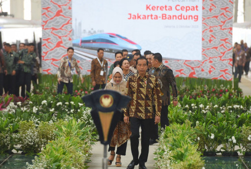 Bangga, Jokowi Anggap Kereta Cepat 'Whoosh' Tandai Modernisasi Transportasi Massal di Indonesia