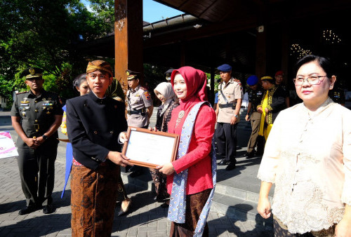 Gibran Tunjuk Juara ASEAN Paragames Ana Widyasari jadi Pembina Upacara Hari Bela Negara dan Hari Ibu