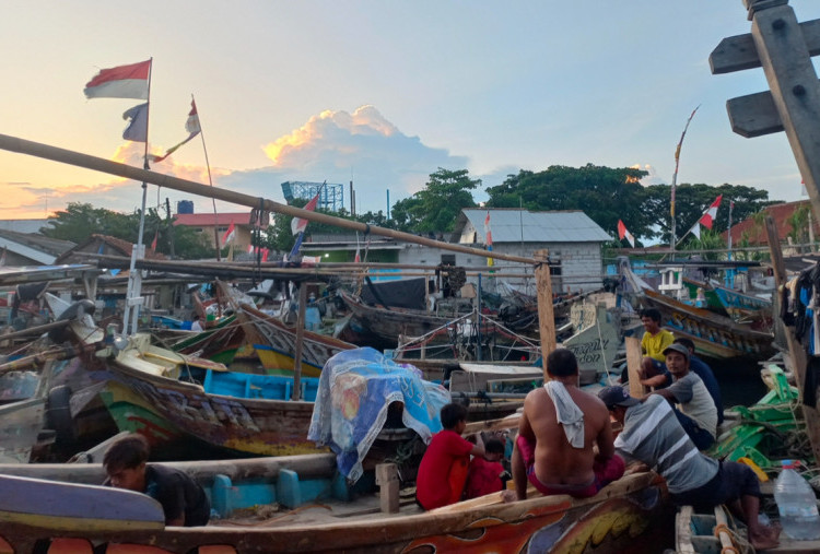 Nelayan Pasrah Buntut Adanya Pagar Laut Misterius di Pesisir Kabupaten.Tangerang: 'Orang Kecil Mah Pasrah Aja'