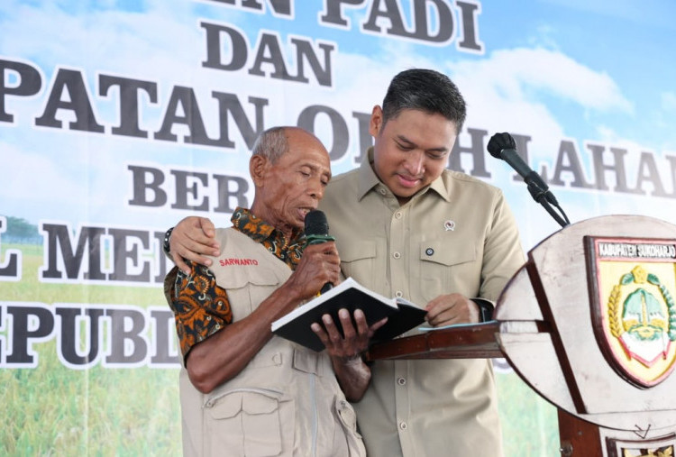 Permintaan Global Meningkat, Wamentan Sudaryono Sebut RI Bidik Ekspor 1,5 Juta Ton Pupuk