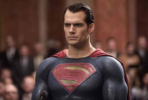 Warner Bros Mencla-Mencle, Henry Cavill Batal Kembali Perankan Superman 