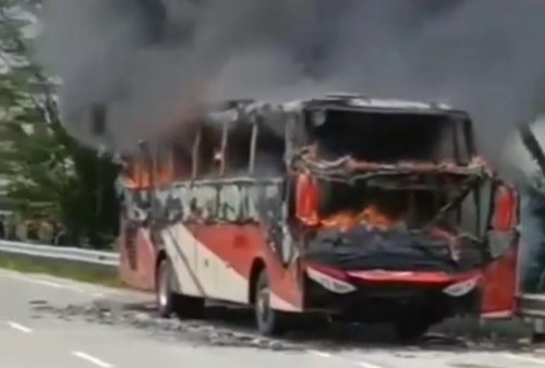 Bus Agra Mas Bawa Pemudik Ludes Terbakar di Exit Tol Tegal, Ini Dugaan Awal Penyebabnya!