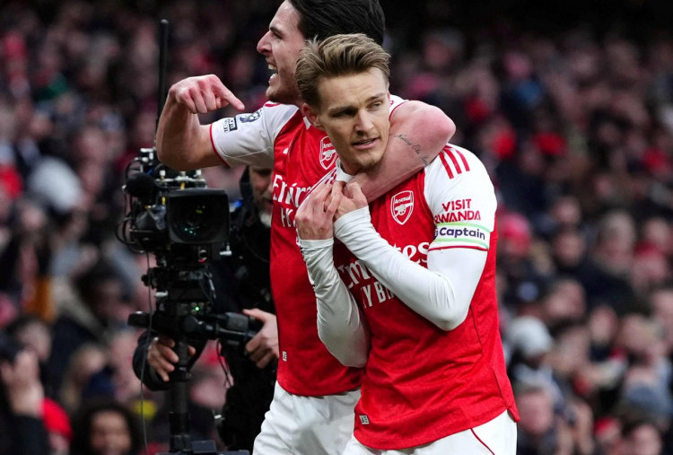 Arsenal vs Brighton 2-1, The Gunners Geser Man City dari Puncak Klasemen