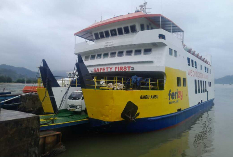 ASDP Tetap Beroperasi di Tengah Cuaca Ekstrem, Mobilitas dan Bantuan Logistik ke Sumatera Terjaga