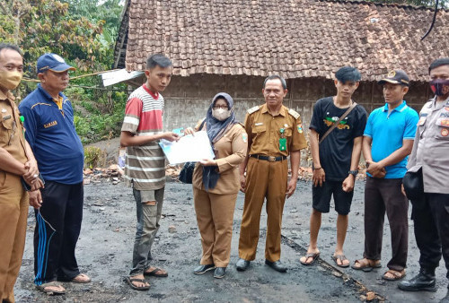 Adminduk Warga Talang Padang Korban Kebakaran Diterbitkan Kembali  
