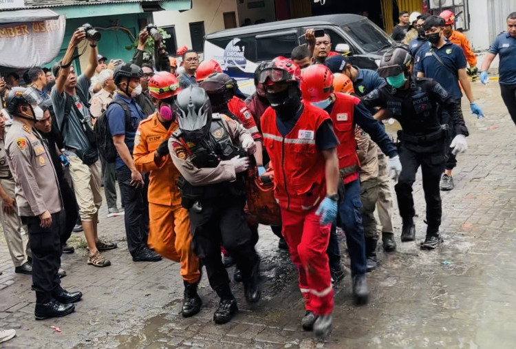 Pilu! Wanita Hamil Jadi Salah Satu Korban Tewas Kebakaran Gedung Terra Drone di Kemayoran