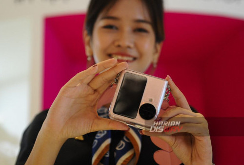 Sama seperti kakaknya Find N3, Find N3 Flip membawa keunggulan dari sisi kameranya. Kamera belakang sendiri Find N3 Flip terdiri dari tiga kamera dengan kamera utama berukuran 50MP f/1.8 dengan dukungan OIS, lalu untuk kamera lainnya diisi oleh kamera telefoto 32MP f/2.0 dan kamera ultrawide 48MP f/2.2. (Julian Romadhon/Harian Disway)