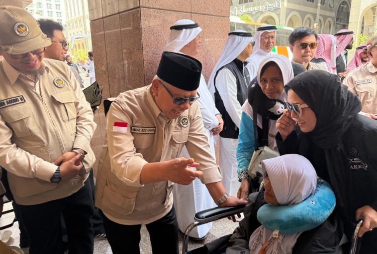 Kala 751 Jemaah Haji Indonesia Kloter Pertama Tiba di Madinah, Sumringah Tamu-tamu Allah