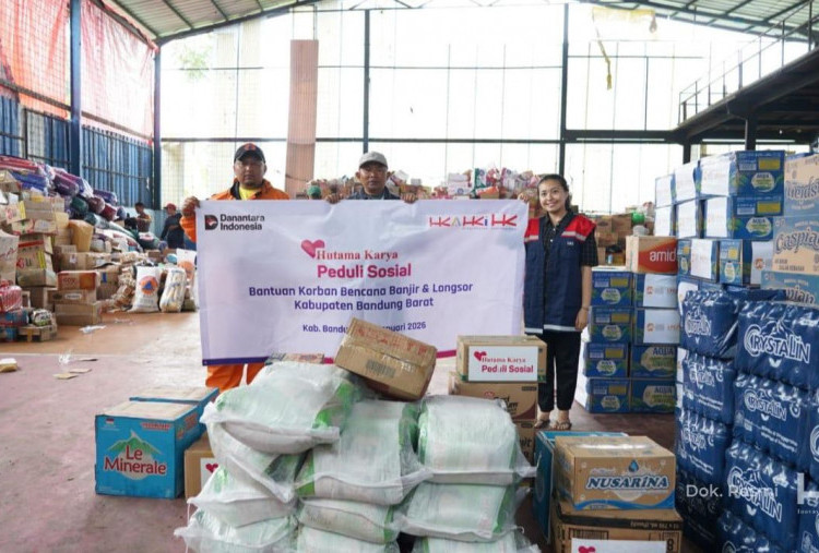 Peduli Sesama, Hutama Karya Grup Bantu Korban Banjir dan Longsor di Jawa Barat