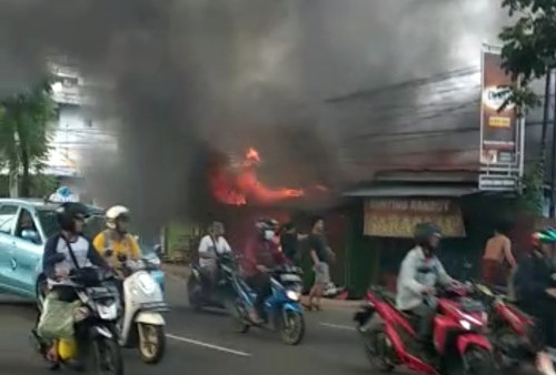 Api Berkobar di Km 7 Palembang, Kios Gorengan Ludes