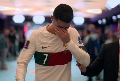 Cadangkan Cristiano Ronaldo, Penyesalan Hantui Fernando Santos Usai Portugal Terdepak?