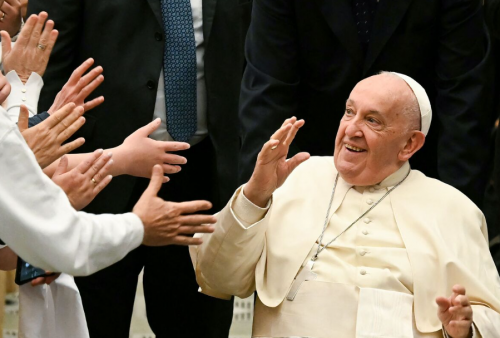 Paus Fransiskus Buka Suara di KTT G7: Gali Risiko dan Keuntungan Kecerdasan Buatan (AI)