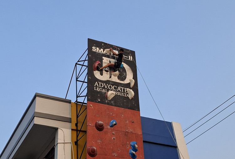 Harumkan Nama SMAN 14 Surabaya, Khalid Pratama Juara JD Lead Climbing Cup 2026