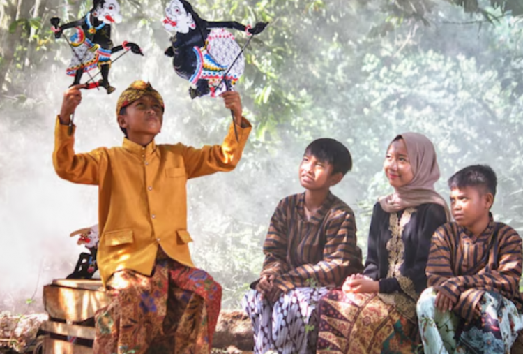 Biar Nggak Punah! Ini ⁠5 Cara Seru Mengenalkan Wayang ke Anak Muda