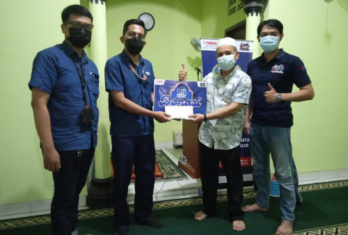 Isi Momen Ramadan, Komunitas YRFI Bandung Ngabuburit Sambil Bersih-bersih Masjid