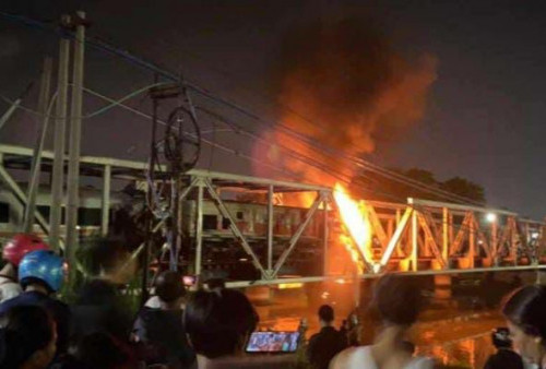 Rangkaian Kereta yang Tabrakan dengan Truk di Semarang Dievakuasi ke Stasiun Jerakah