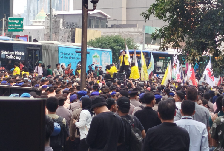 Cek Cara  Pantau CCTV Demo BEM UI di Bundaran HI Hari Ini, Gratis Lewat HP
